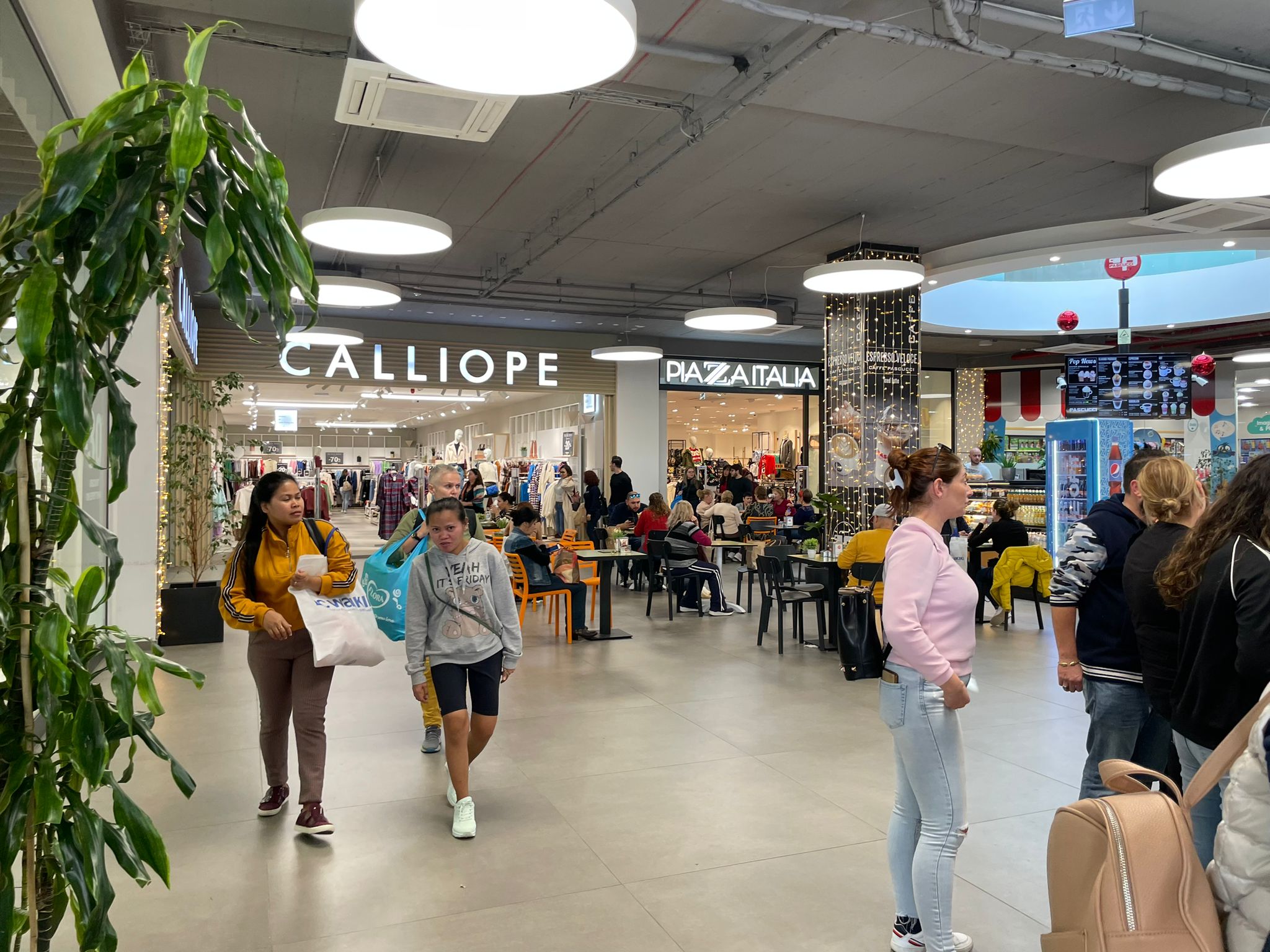 More consumers shopping during Black Friday but average spend lower